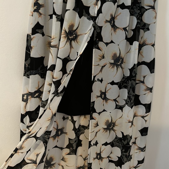 Dynamite Floral Maxi Skirt - Picture 2 of 8